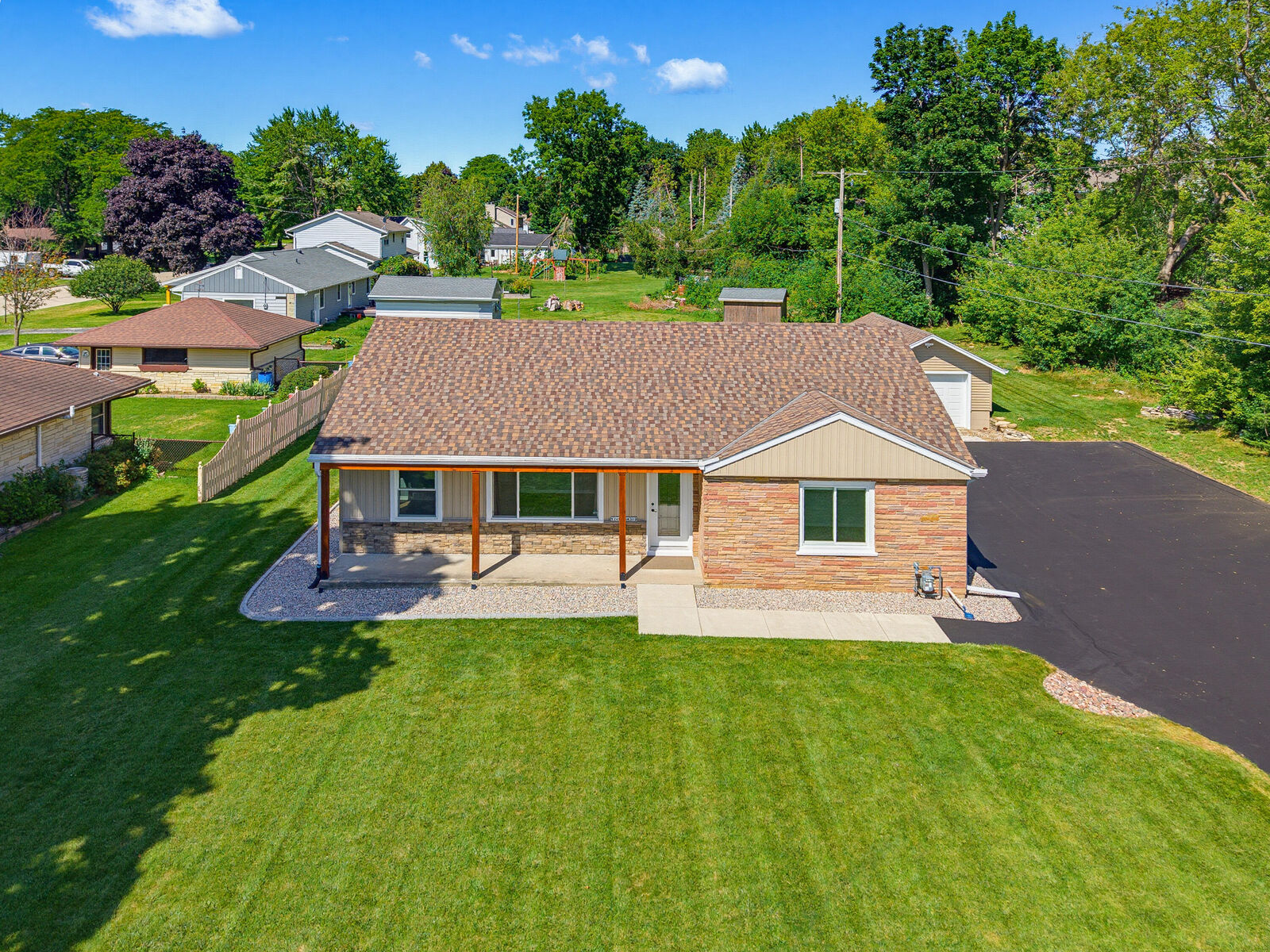 Property Photo:  W240n6309 Maple Ave  WI 53089 