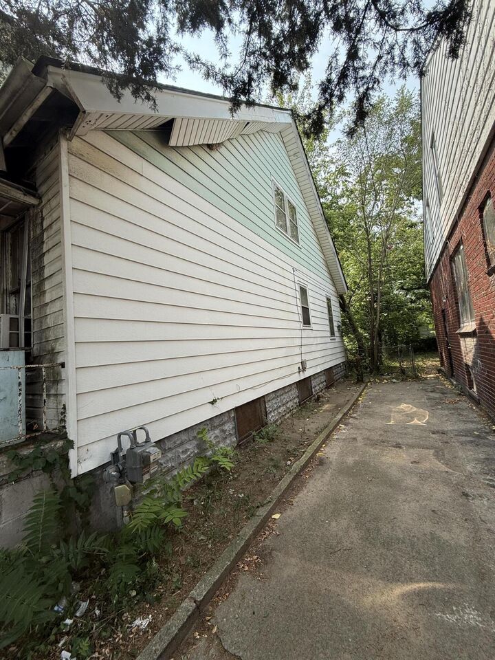 Property Photo: 17233 E Goddard Street MI 48212