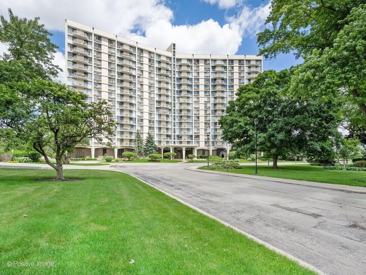 Property Photo: 40 N Tower Road 5A IL 60523