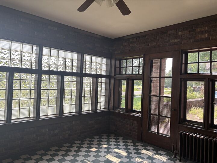 Property Photo:  109 W Macon Street  IL 61727 