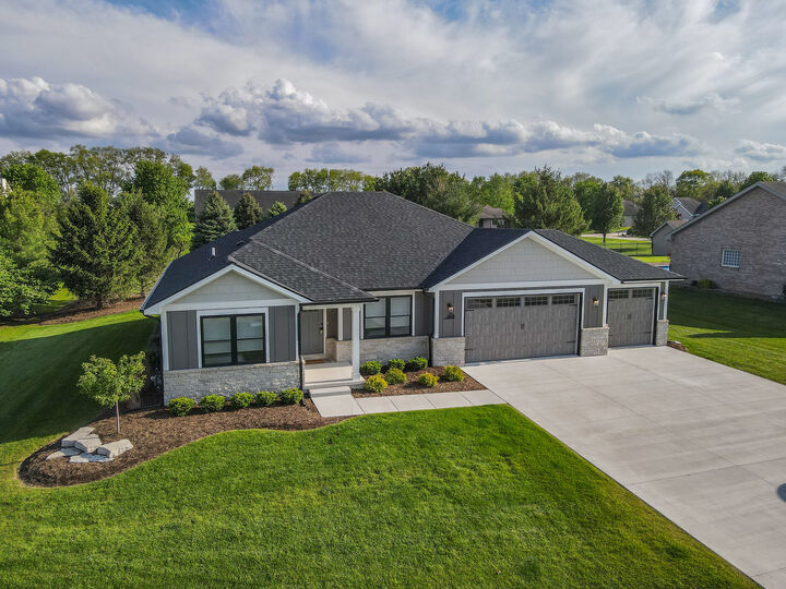 Property Photo:  3172 Sun Valley Drive  IL 60901 