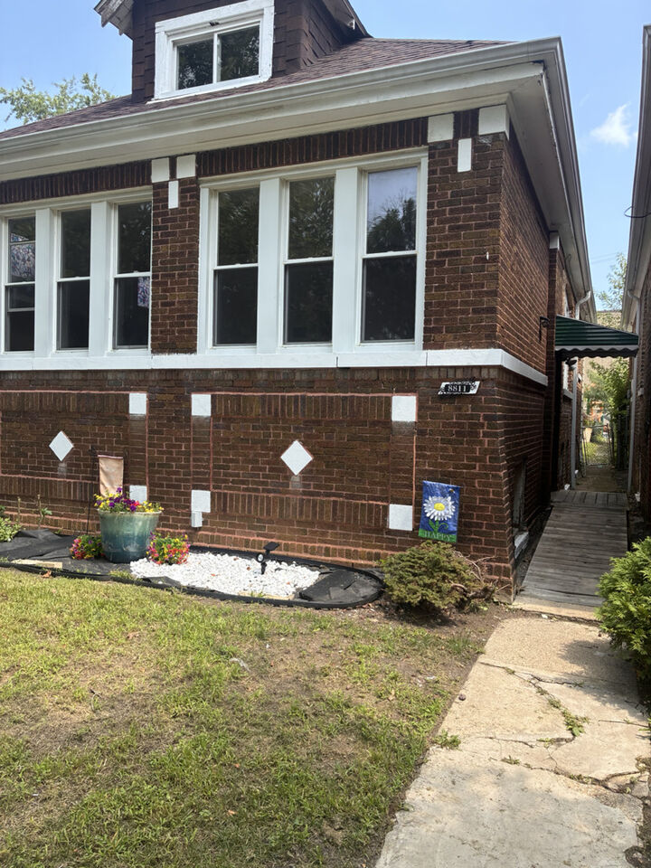 Property Photo:  8811 S Morgan Street  IL 60620 