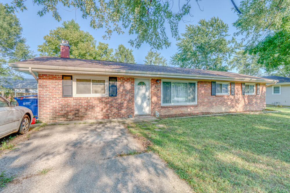 Property Photo:  418 Marteeny Street  IL 62864 