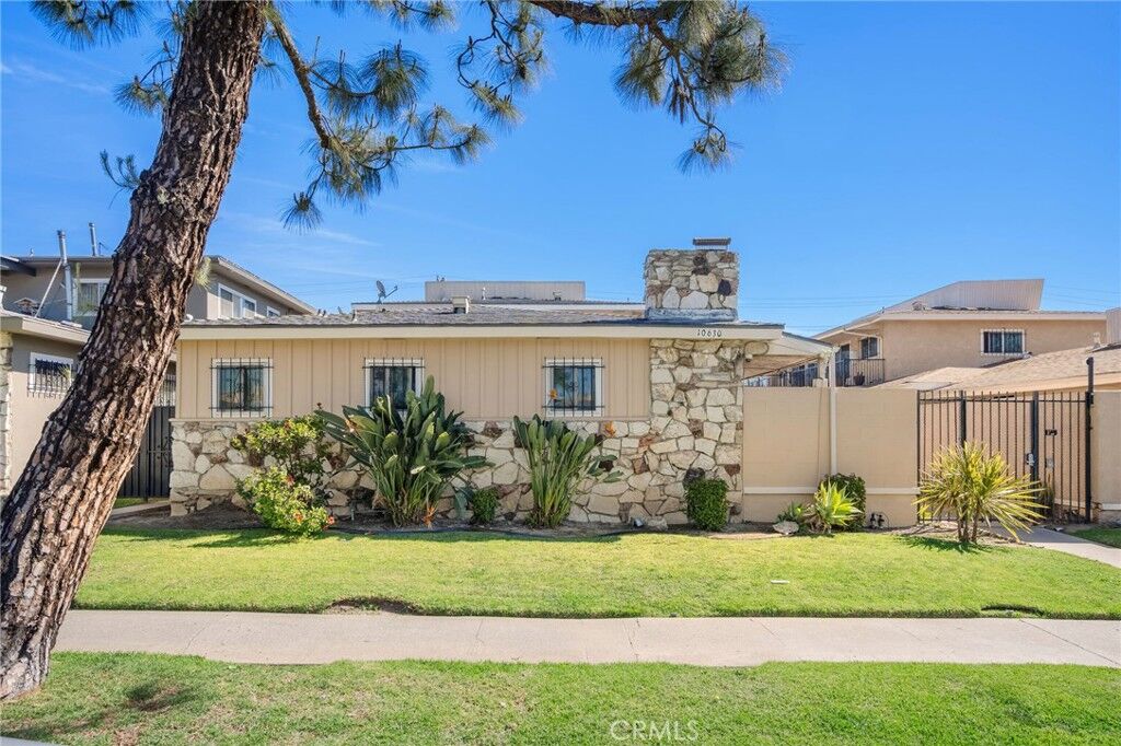 Property Photo:  10632 Crenshaw Blvd  CA 90303 