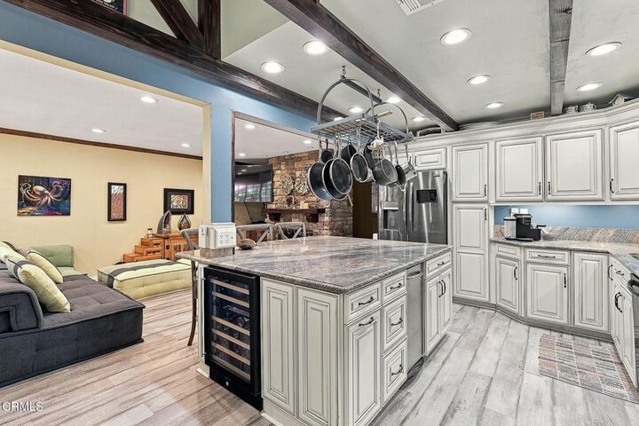 Property Photo:  483 Las Palomas Drive  CA 93041 