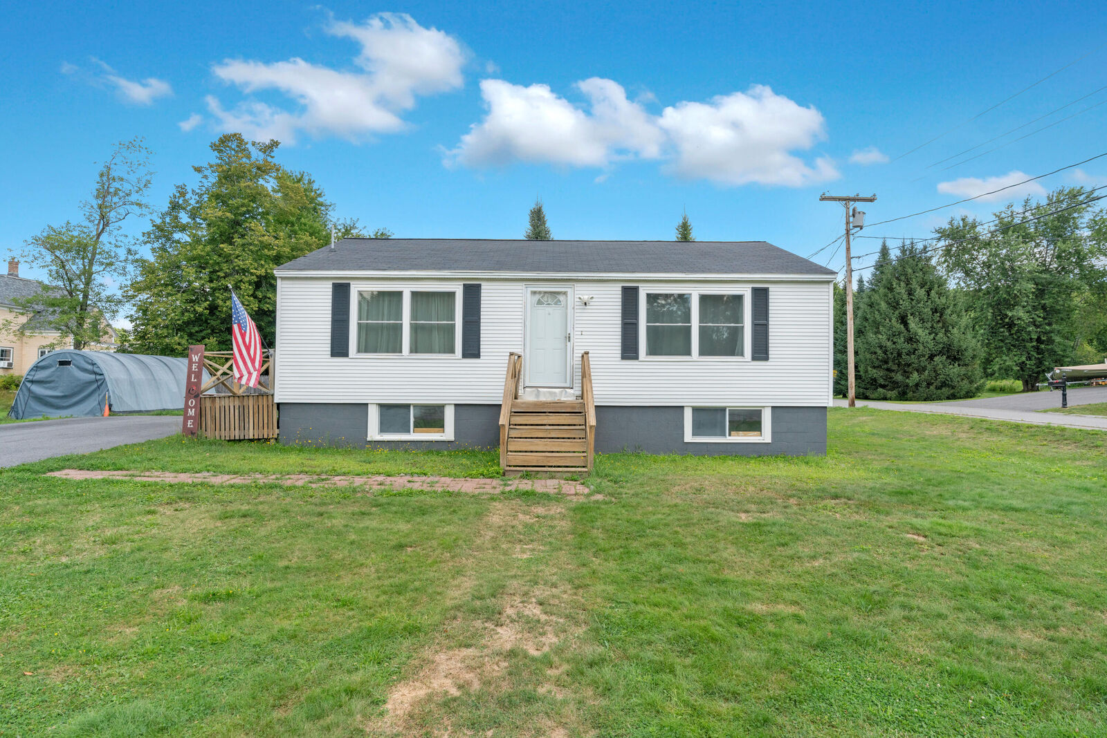 Property Photo:  23 Lower Main Street  ME 03906 