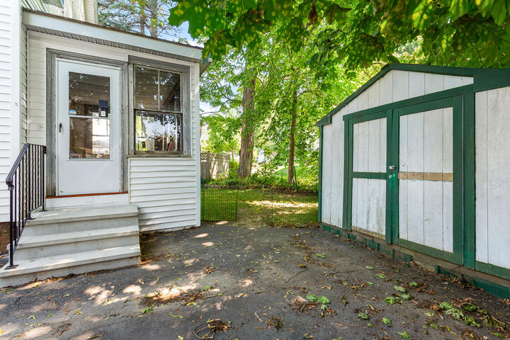Property Photo:  7 Middle Court  ME 04412 