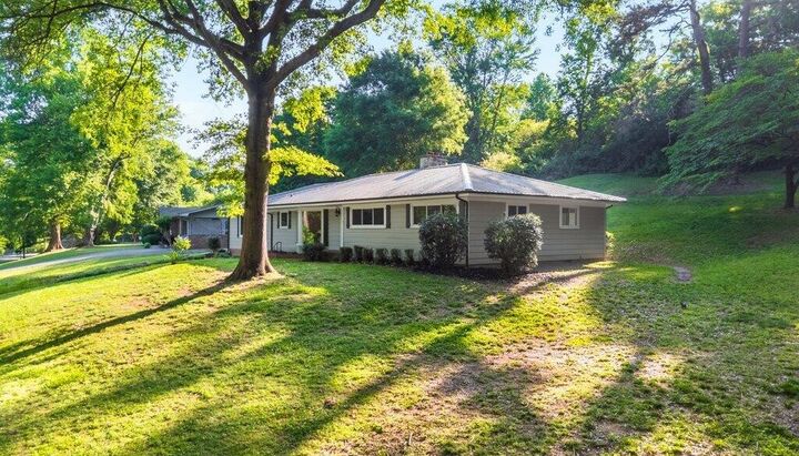 Property Photo: 2502 Elm Drive NE TN 37312