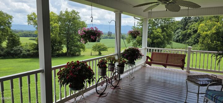 Property Photo: 1648 Laramie Lane TN 37865