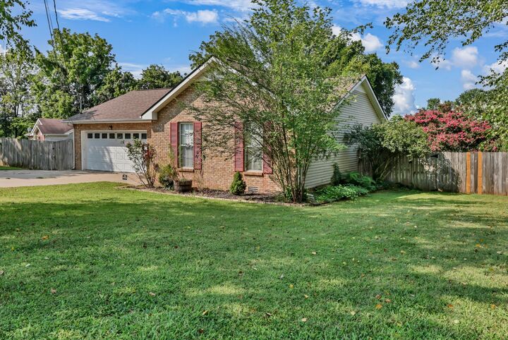 Property Photo:  301 Eggars Ct  TN 37042 