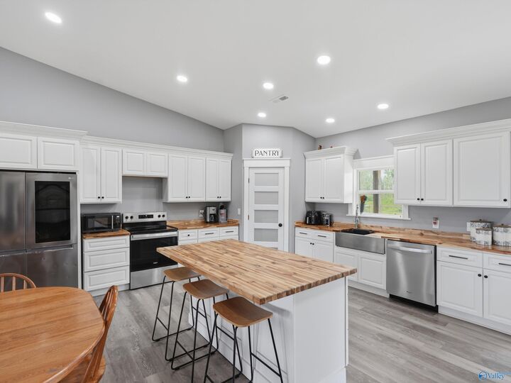 Property Photo:  496 County Road 363  AL 35765 