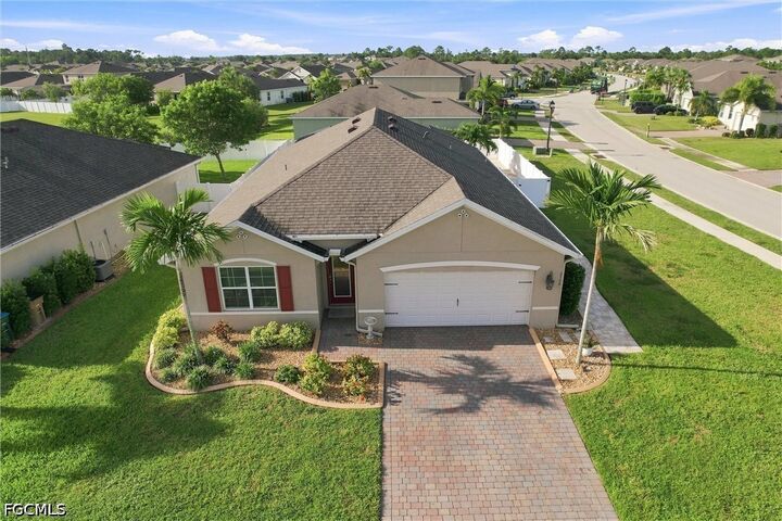 Property Photo:  2708 Foralesca Court  FL 33909 