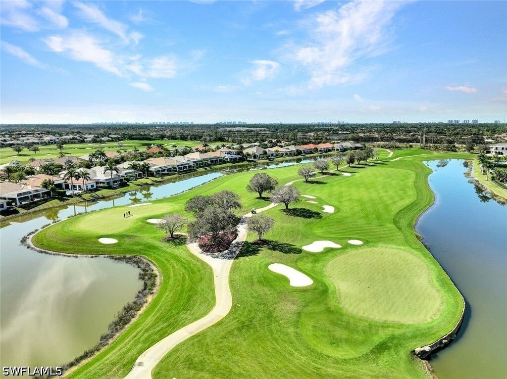 Property Photo: 16374 Viansa Way 301 FL 34110