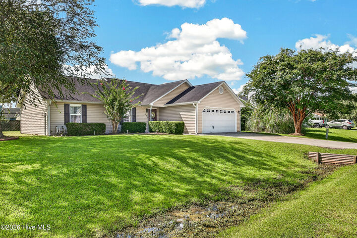 Property Photo: 122 Glenwood Drive NC 28539