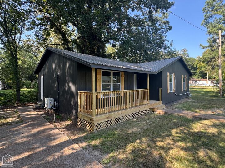 Property Photo:  220 W Morris Avenue  AR 72396 