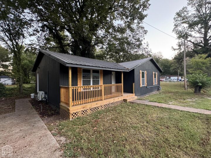 Property Photo:  220 W Morris Avenue  AR 72396 
