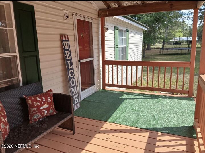 Property Photo: 1901 Peregrine Place FL 32068