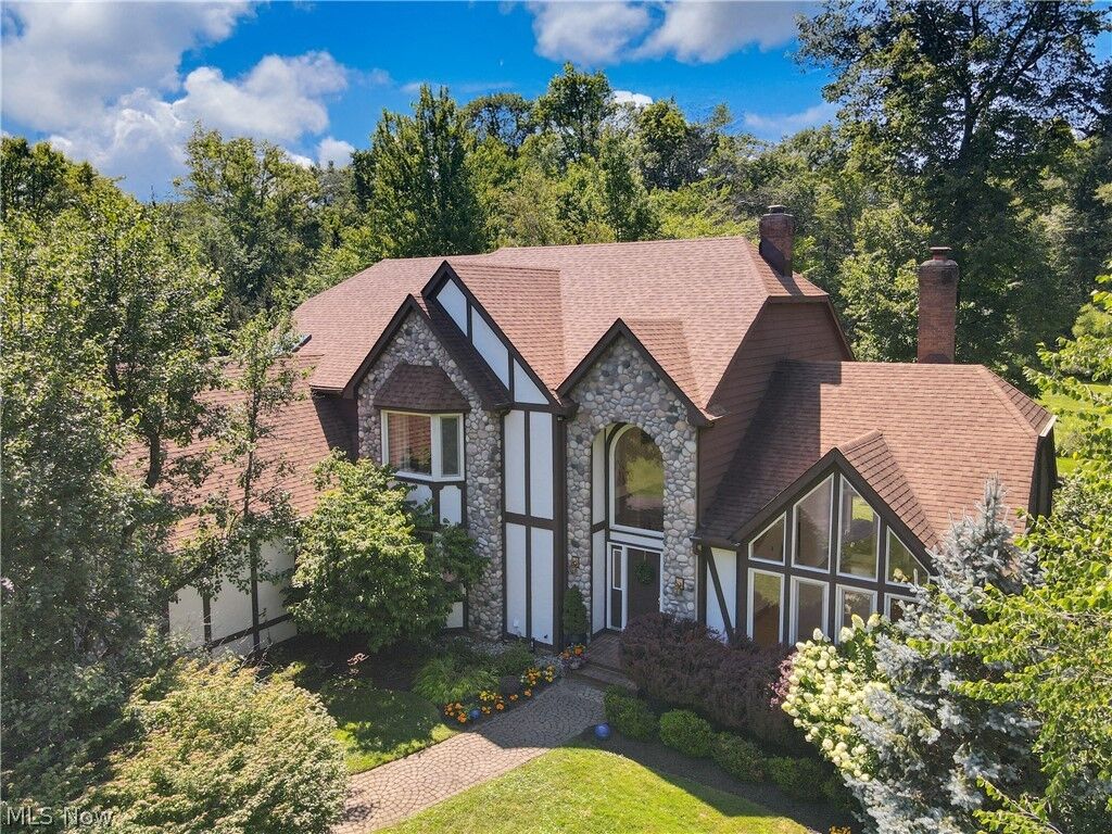 Property Photo: 7380 Rollingbrook Trail OH 44139