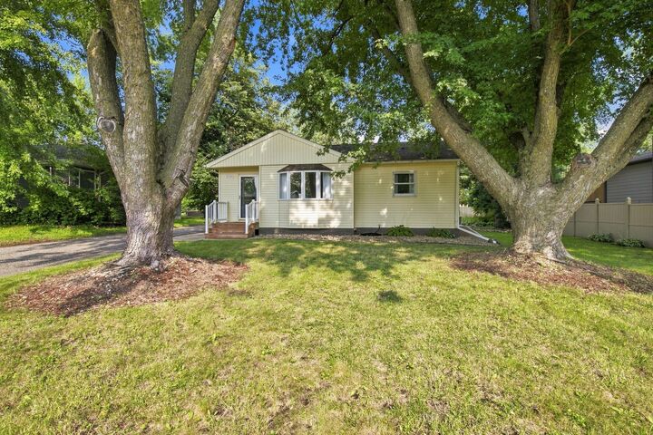 Property Photo:  2130 Grand Avenue  MN 56007 