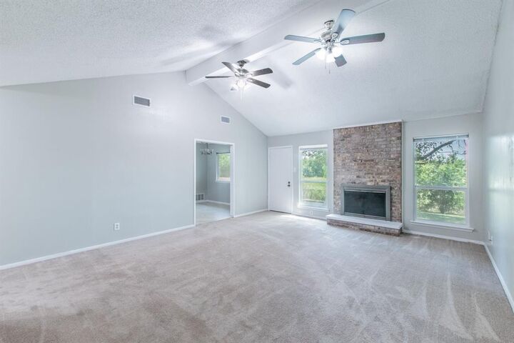 Property Photo:  2911 Persimmon Drive  TX 76543 