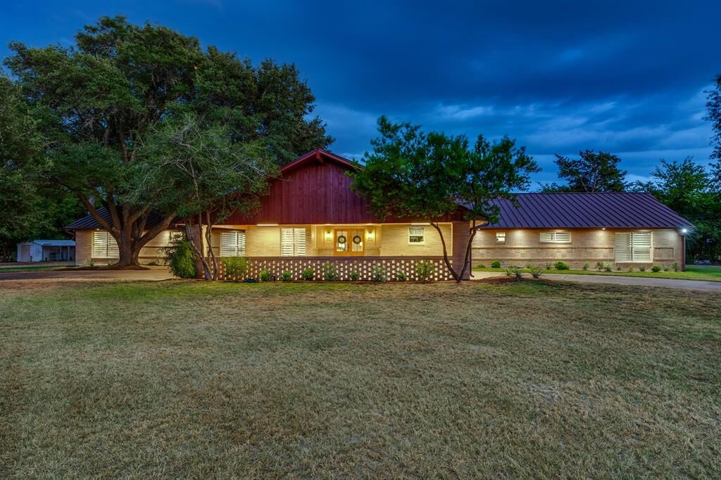 Property Photo:  4104 Vz County Rd 3501  TX 75169 