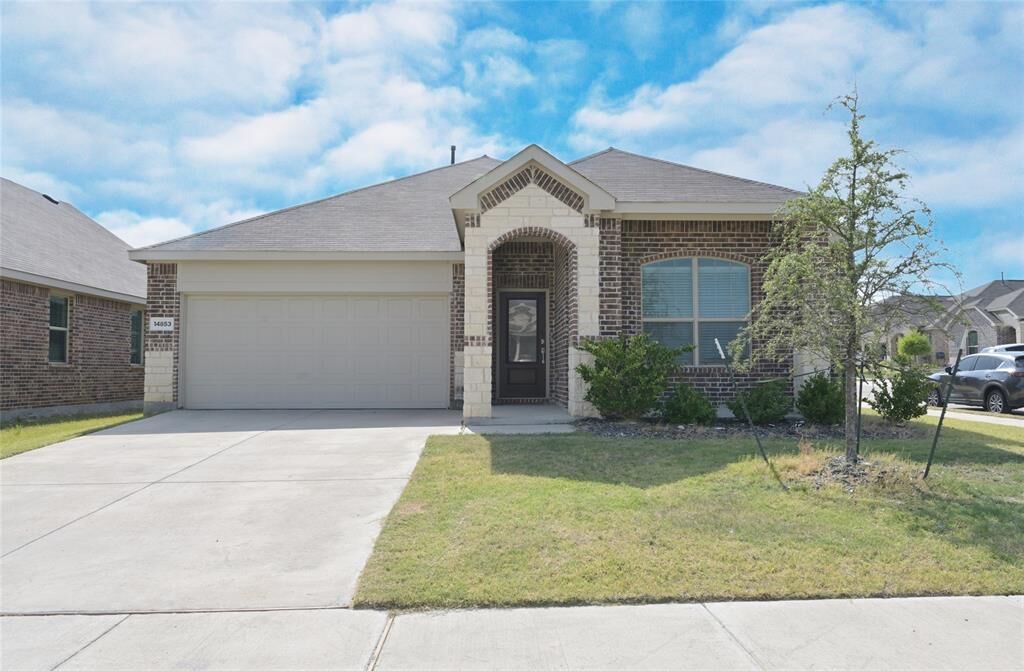 Property Photo: 14853 Holster Trail TX 76052