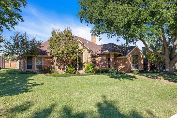 Property Photo: 732 Greenway Drive TX 75019