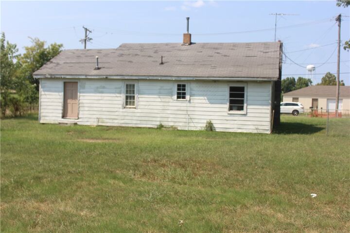 Property Photo:  719 Main Street  AR 72736 