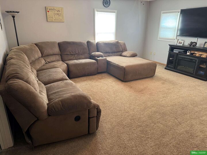 Property Photo: 511 N 12th Street NE 68061