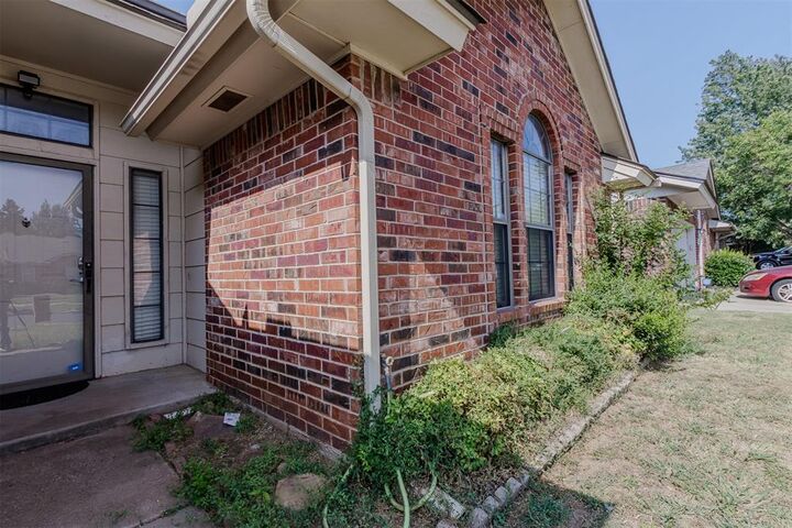 Property Photo: 1717 NW Jackson Drive OK 73071