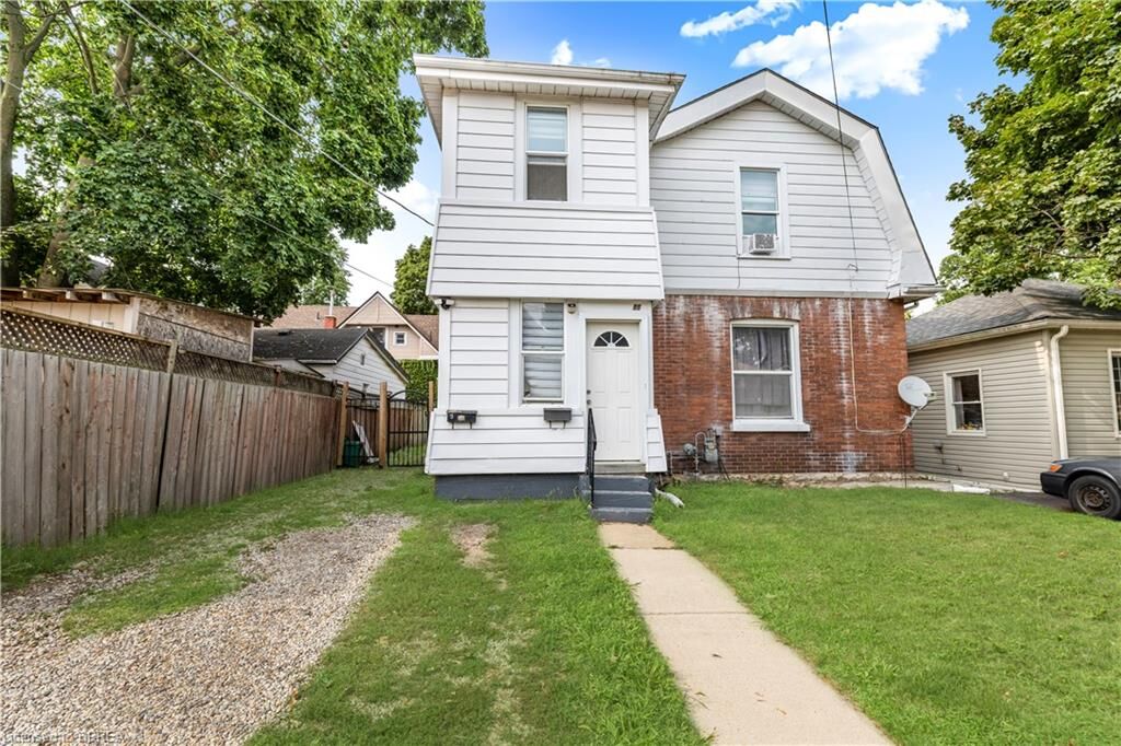 Property Photo: 86 Victoria Street ON N3S 3K6