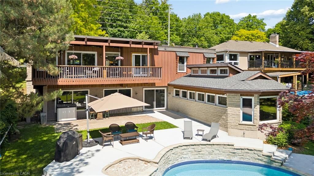 Property Photo: 555 Fountain Street S ON N3H 1J2