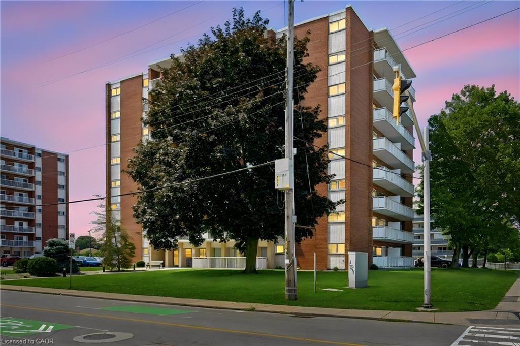 Property Photo: 8 Woodman Drive S 708 ON L8K 4C9