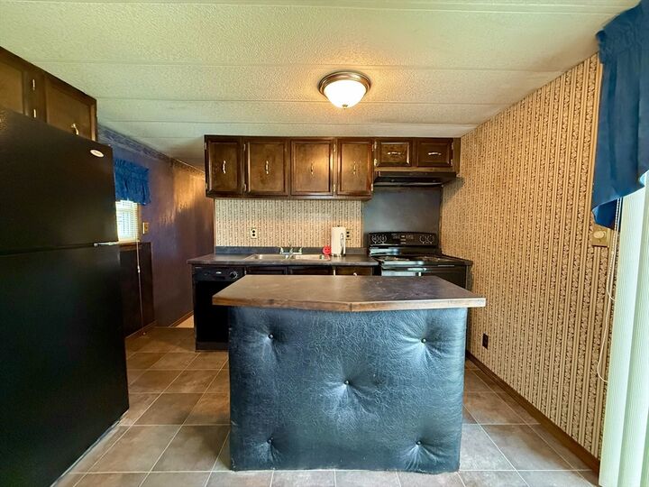 Property Photo:  229 Miller St F4  MA 01056 