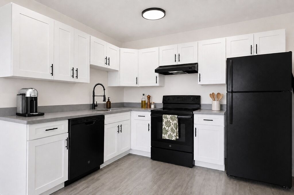 Property Photo:  197 Calumet St 4  MA 02120 