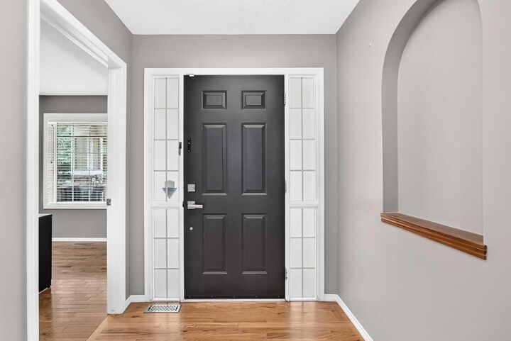 Property Photo: 91 Sienna Park Terrace SW AB T3H 3L3