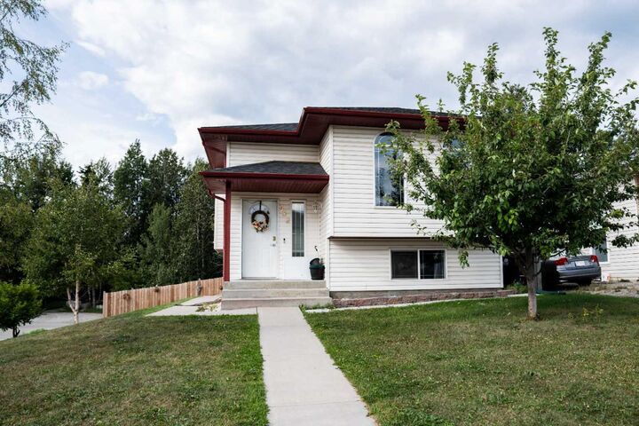 382 Skogg Avenue — photo 1