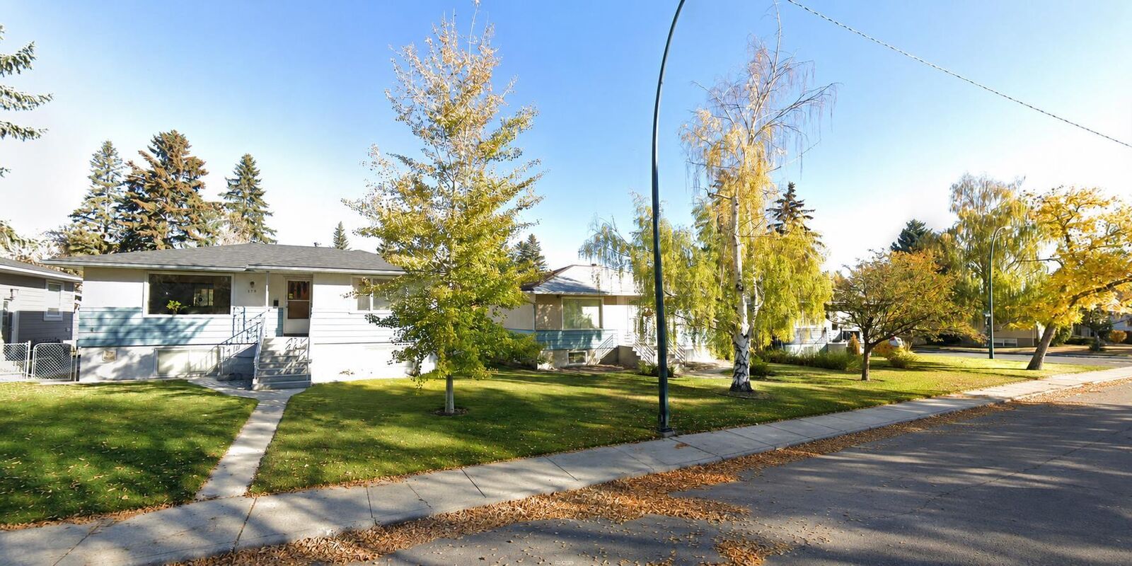 Property Photo:  708 55 Avenue SW  AB T2V 0G3 