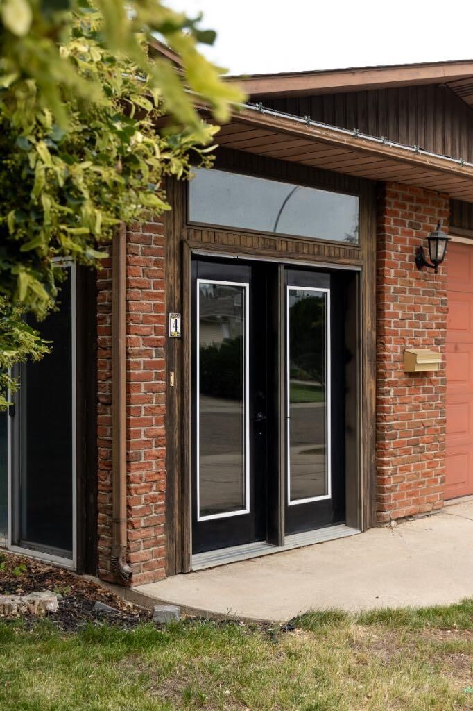 Property Photo: 4 Greenwood Court SW AB T1A 7X7