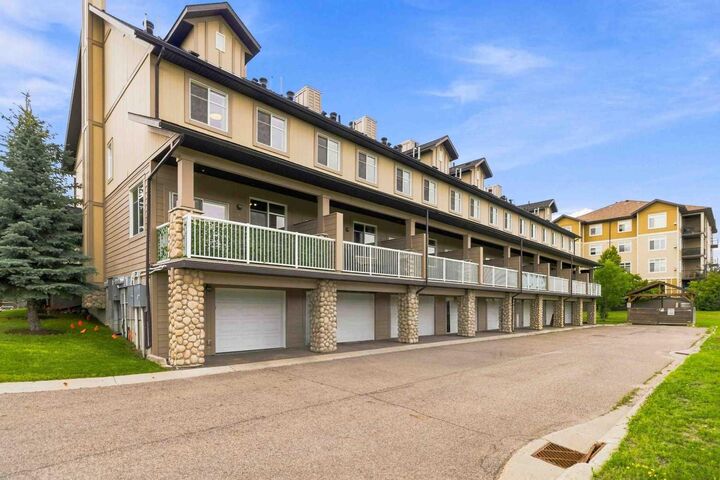 Property Photo: 136 Fontaine Crescent 8 AB T9H 0C3