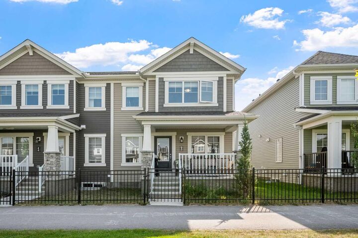 Property Photo:  220 Windbury Lane SW  AB T4B 5J5 