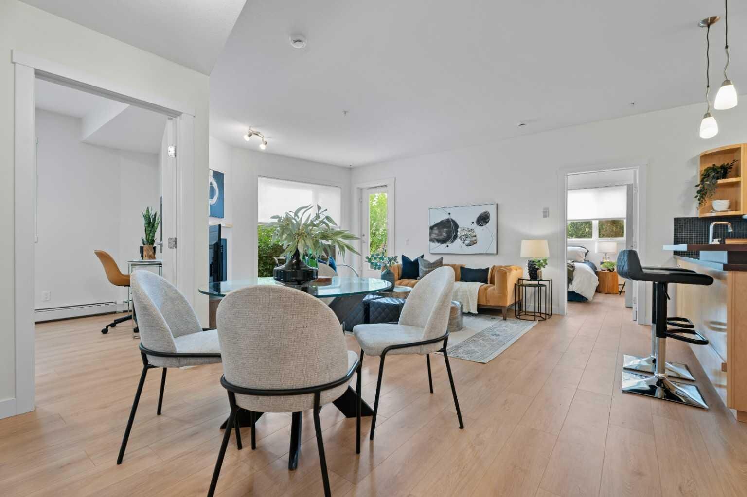 Property Photo: 69 Springborough Court SW 123 AB T3H 5M8