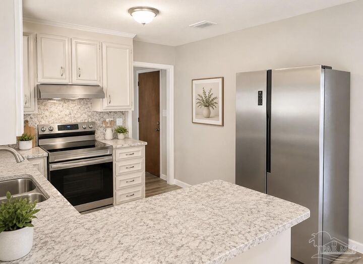 Property Photo: 6 Rodgers Pl FL 32506