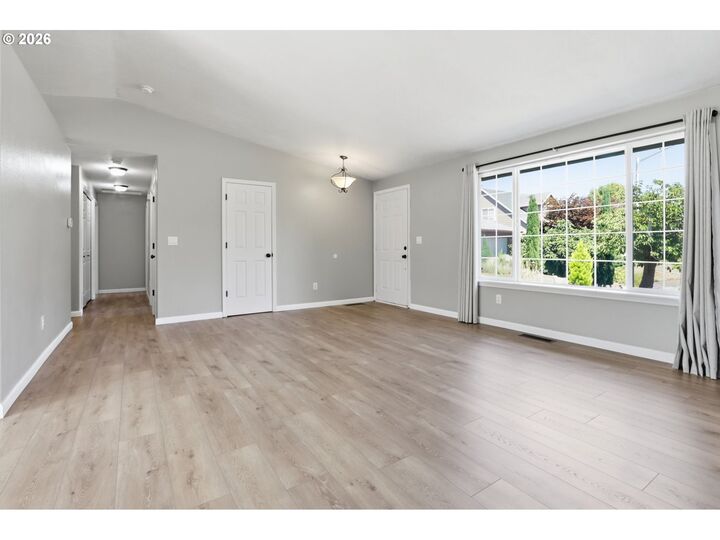 Property Photo:  911 SW Warbler Ct  OR 97128 