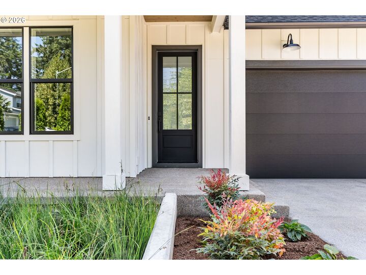 Property Photo: 8014 SW Spruce St OR 97223