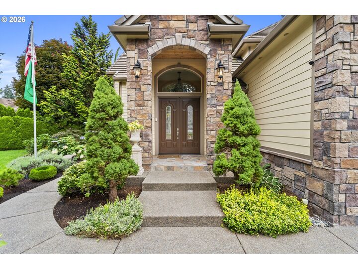 Property Photo:  1305 NE 148th Pl  WA 98684 