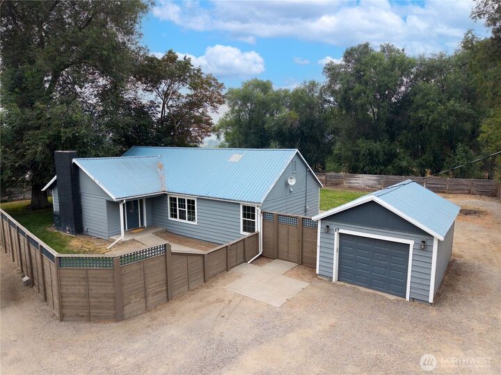 Property Photo:  89  Chesaw Road  WA 98844 
