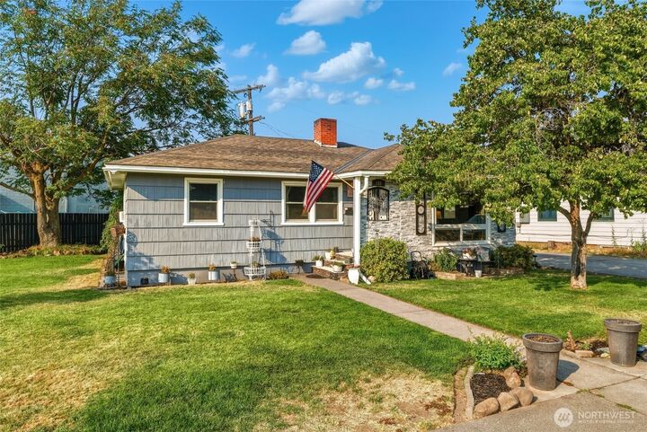 Property Photo:  188  Boyer Drive  WA 99362 