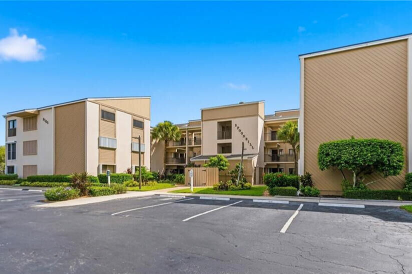 Property Photo:  6165 S Mirror Lake Drive 106  FL 32958 