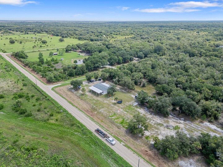 Property Photo: 22382 NW 286th Street FL 34972